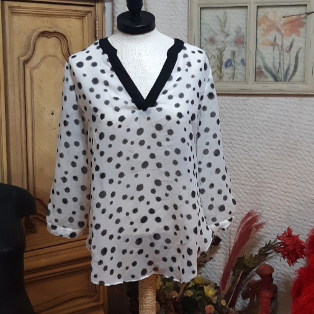 Womens Black and White Sheer Blouse Sz Med Long Sleeve Polkadot B30 IZ BYER